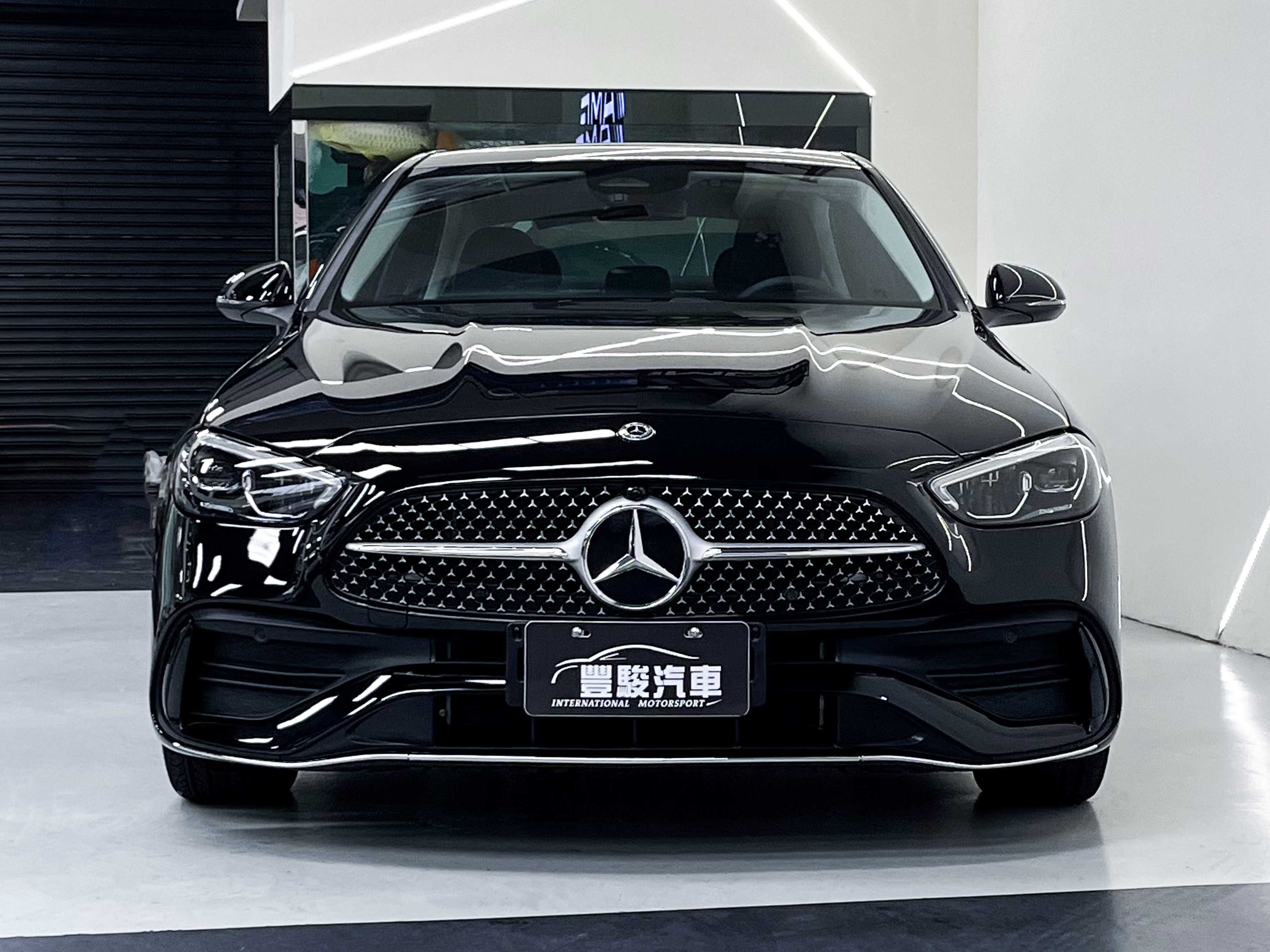豐駿樹林北大國際店-W206 C300全新車.大改款.LED頭燈.天窗.免鑰匙.指紋識別#6204  第2張相片
