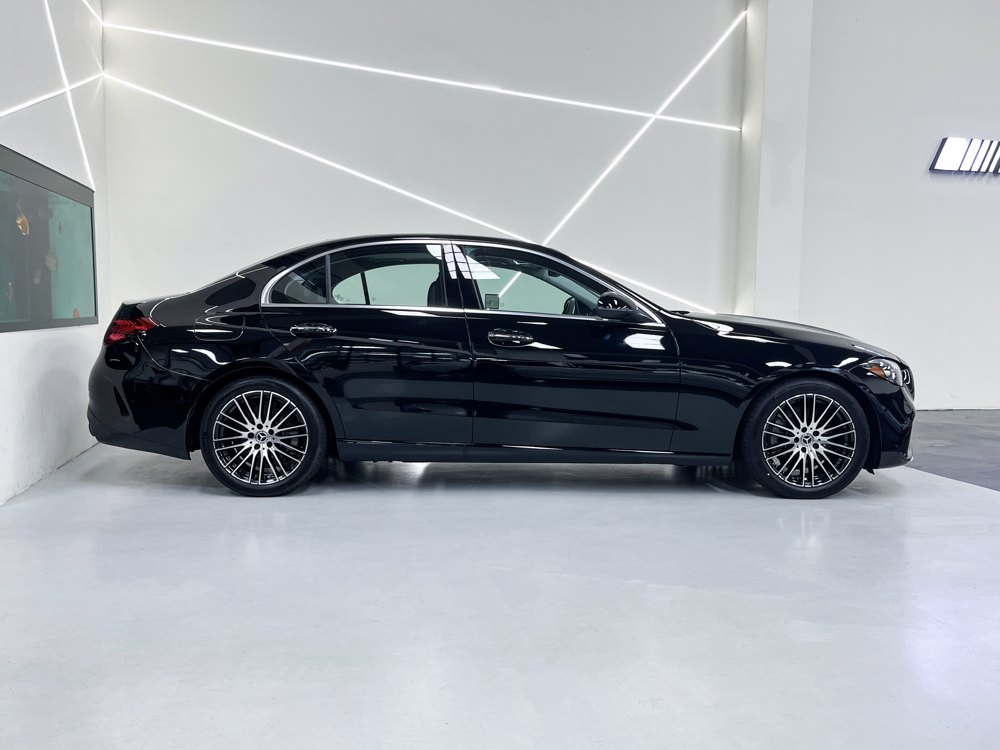豐駿樹林北大國際店-W206 C300全新車.大改款.LED頭燈.天窗.免鑰匙.指紋識別#6204  第3張相片