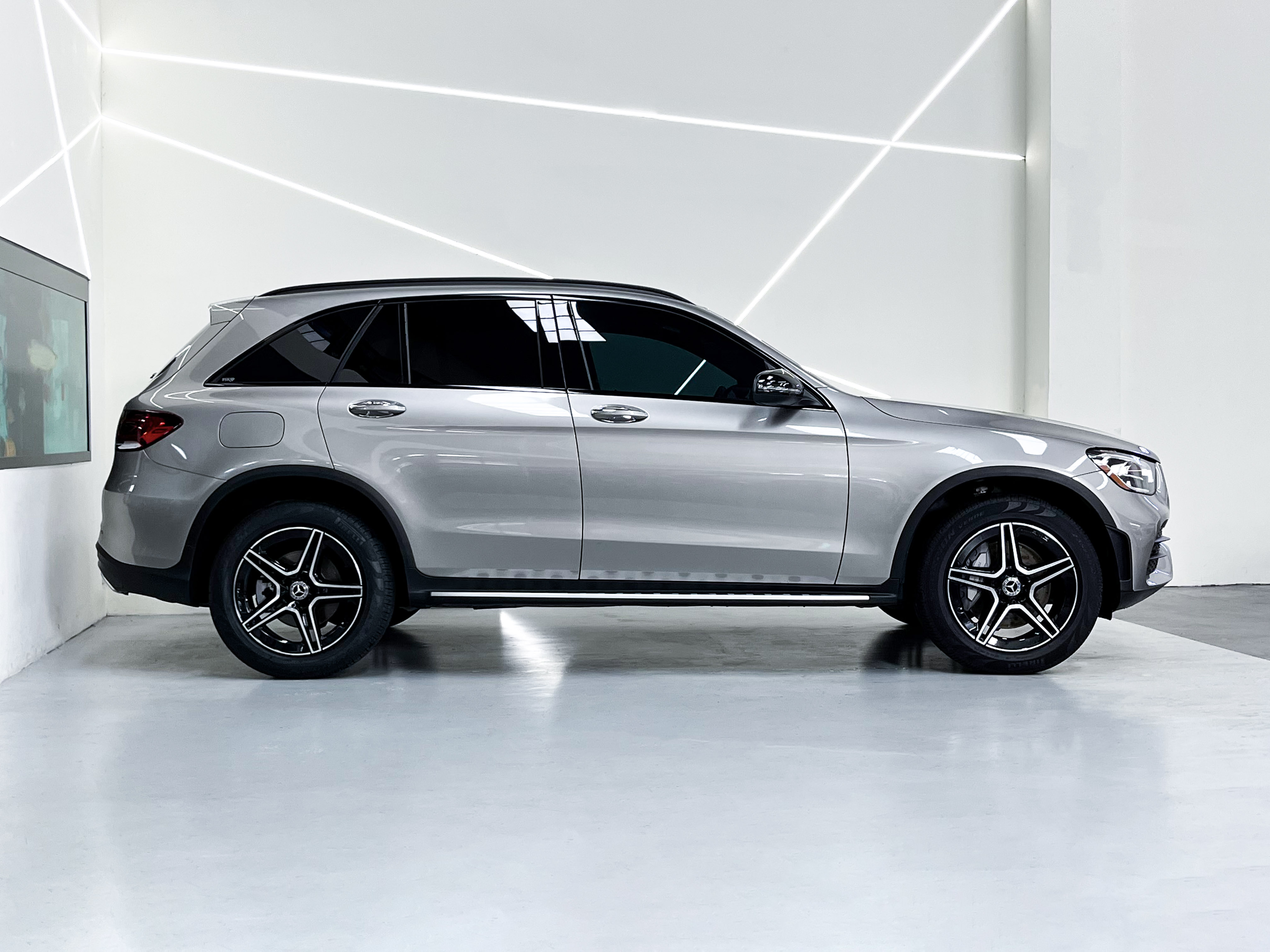 豐駿樹林北大國際店-AMG GLC300 4MATIC.夜色.LED頭燈.車色選配.3089  第3張相片