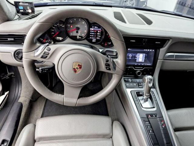 PORSCHE保時捷 911  第13張相片