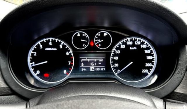 NISSAN日產 TIIDA  第10張相片