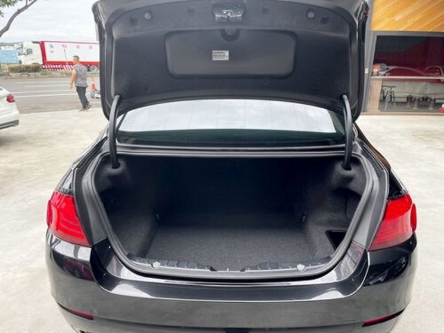 BMW寶馬 520D  第9張相片