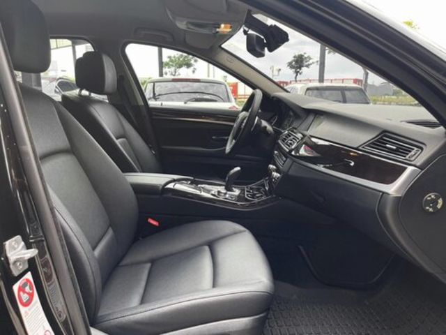BMW寶馬 520D  第11張相片
