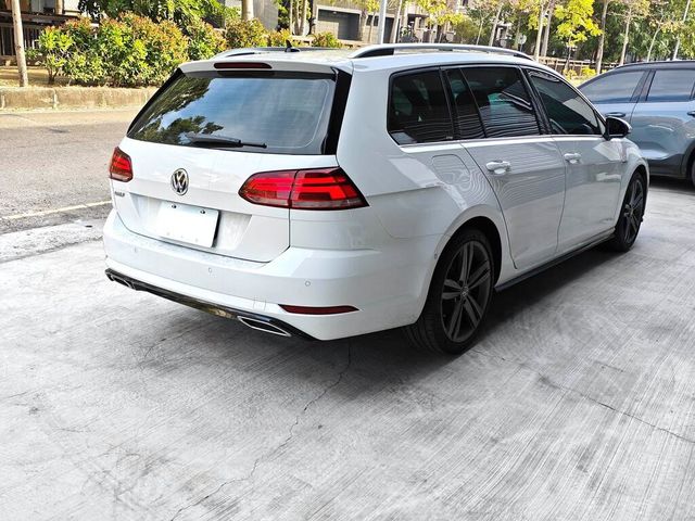 VOLKSWAGEN福斯 GOLF VARIANT  第2張相片