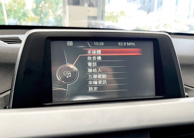 BMW寶馬 X1  第10張相片