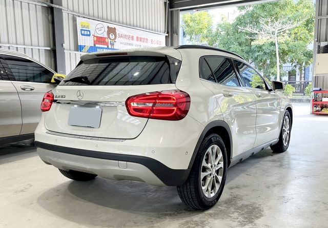 M-BENZ賓士 GLA180  第2張相片