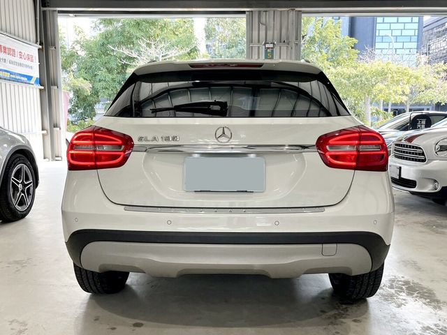 M-BENZ賓士 GLA180  第4張相片