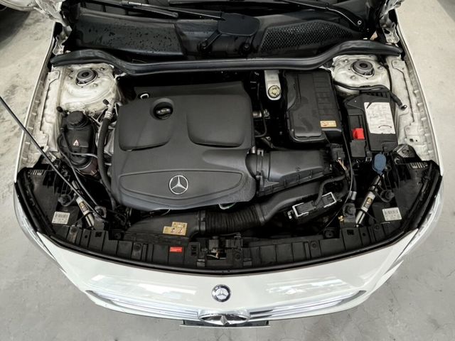 M-BENZ賓士 GLA180  第6張相片