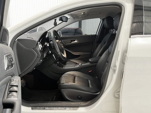 M-BENZ賓士 GLA180  第8張相片