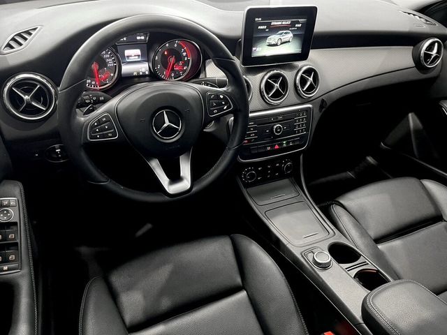 M-BENZ賓士 GLA180  第10張相片