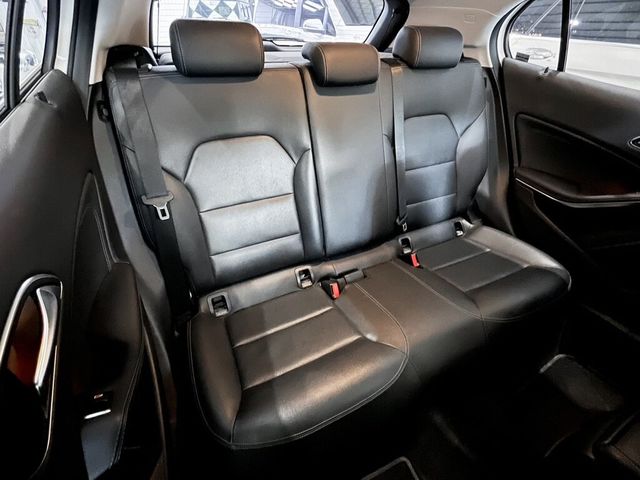 M-BENZ賓士 GLA180  第13張相片