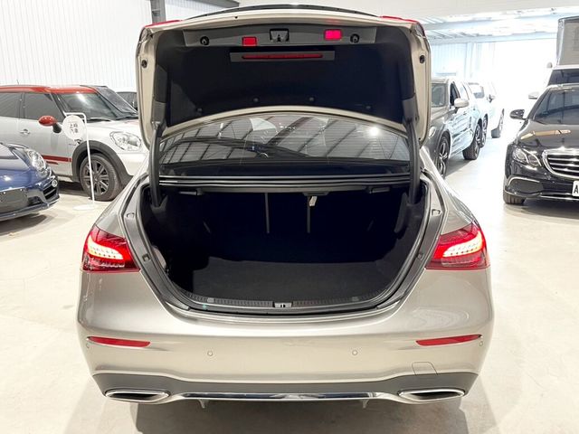 M-BENZ賓士 E200  第7張相片
