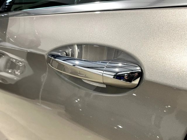 M-BENZ賓士 E200  第9張相片