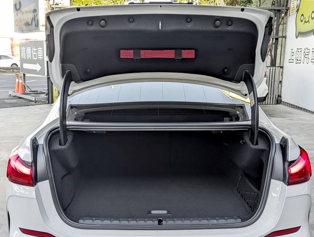 BMW寶馬 218I M SPORT  第7張相片