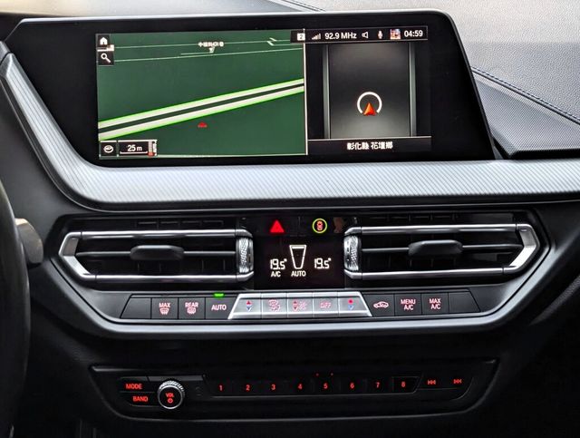 BMW寶馬 218I M SPORT  第13張相片