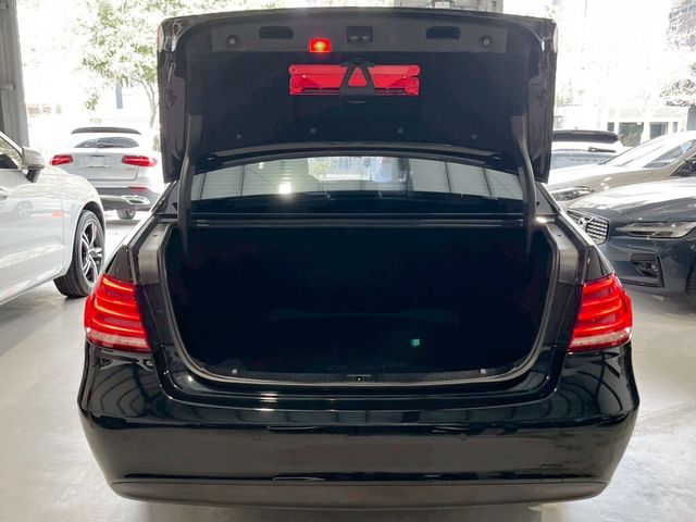 M-BENZ賓士 E200  第7張相片