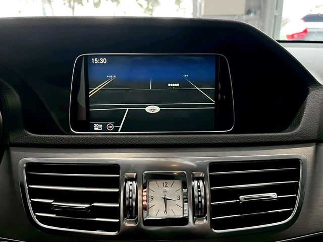M-BENZ賓士 E200  第11張相片