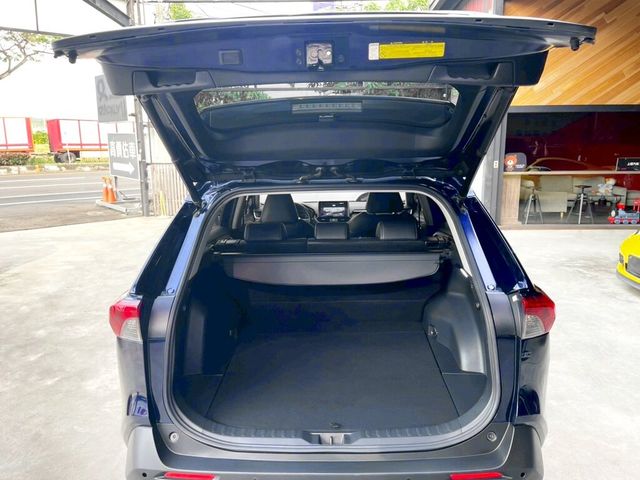 TOYOTA豐田 RAV4  第7張相片