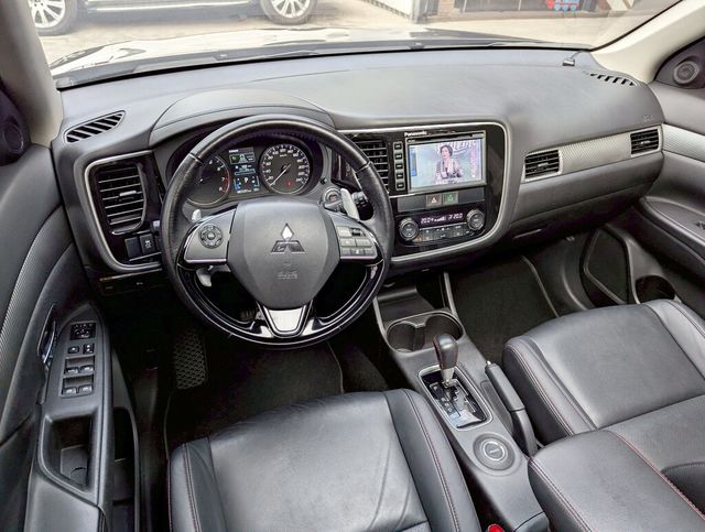 MITSUBISHI三菱 OUTLANDER  第5張相片