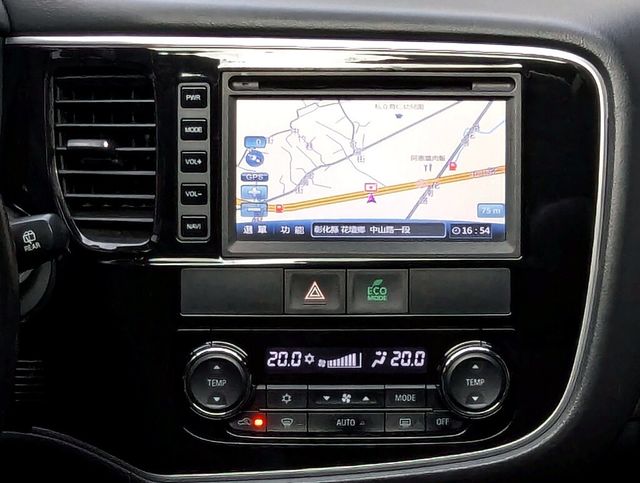 MITSUBISHI三菱 OUTLANDER  第14張相片