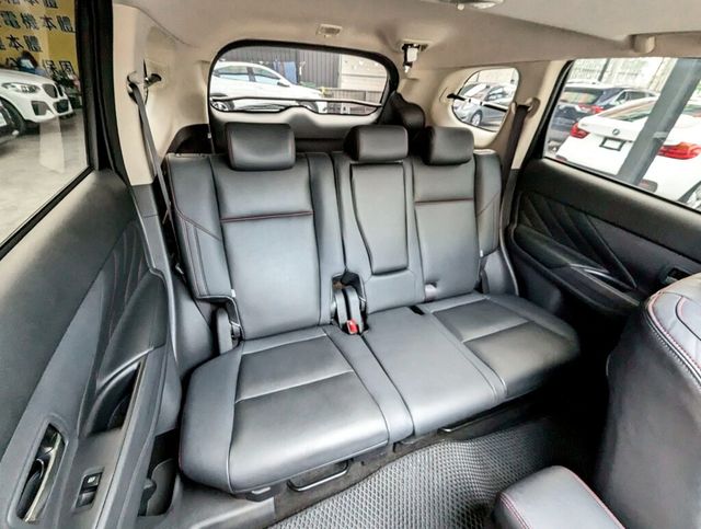 MITSUBISHI三菱 OUTLANDER  第17張相片