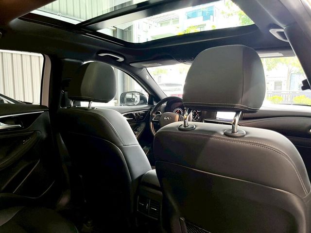 INFINITI無限 Q30  第17張相片