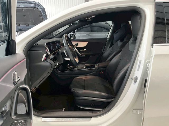 M-BENZ賓士 A180  第10張相片