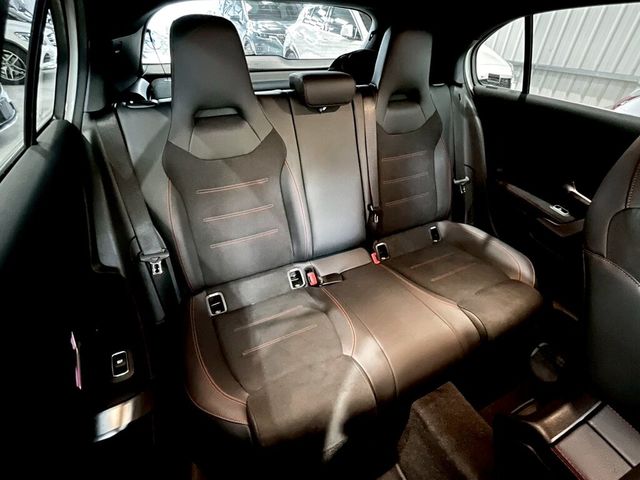 M-BENZ賓士 A180  第15張相片