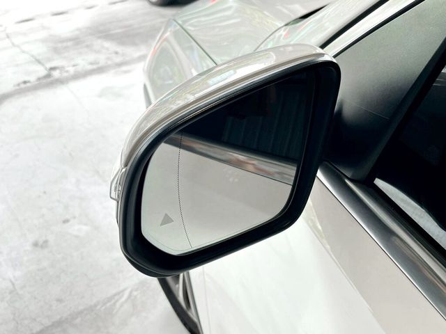 M-BENZ賓士 GLE300D  第8張相片