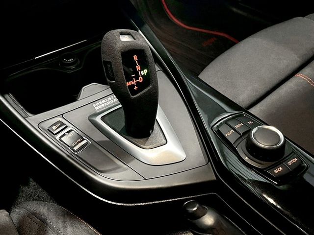 BMW寶馬 118I  第13張相片