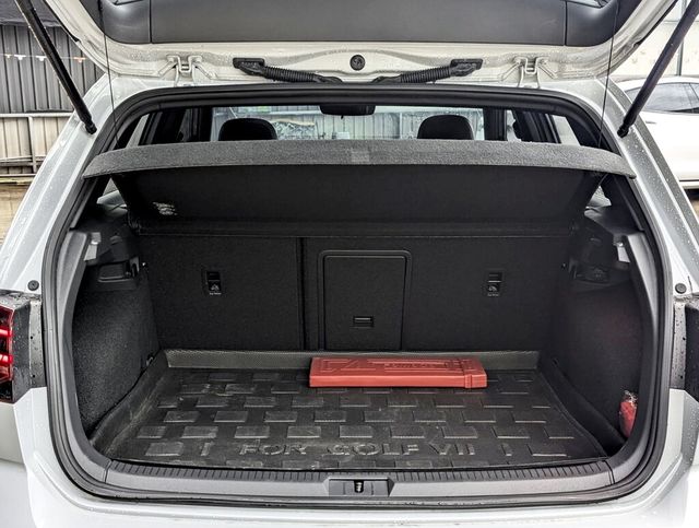 VOLKSWAGEN福斯 GOLF  第6張相片