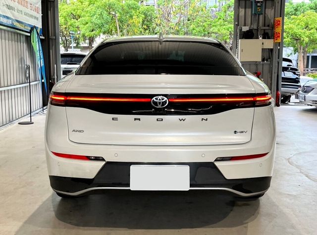 TOYOTA豐田 CROWN  第4張相片
