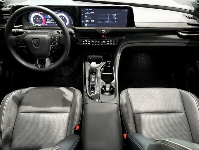 TOYOTA豐田 CROWN  第5張相片