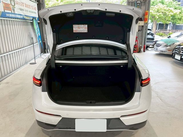 TOYOTA豐田 CROWN  第7張相片
