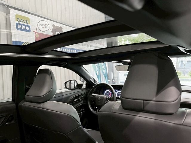TOYOTA豐田 CROWN  第18張相片