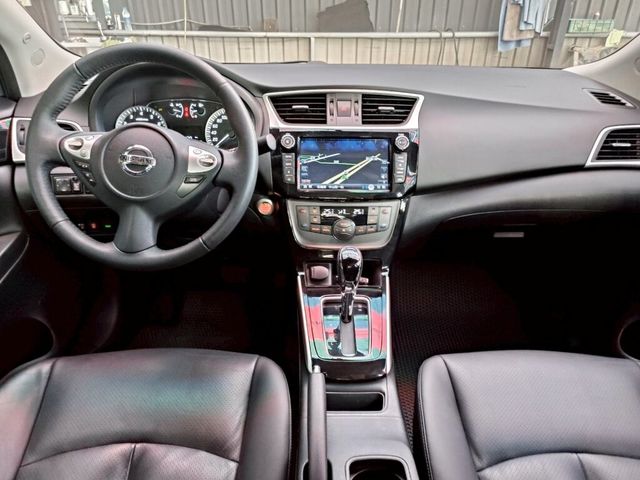 NISSAN日產 SENTRA 180  第5張相片