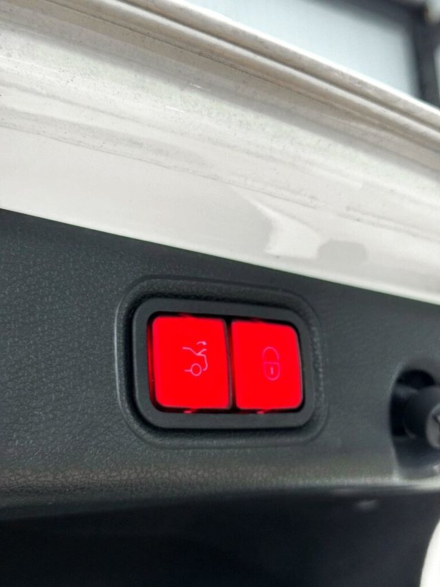 M-BENZ賓士 E300  第8張相片