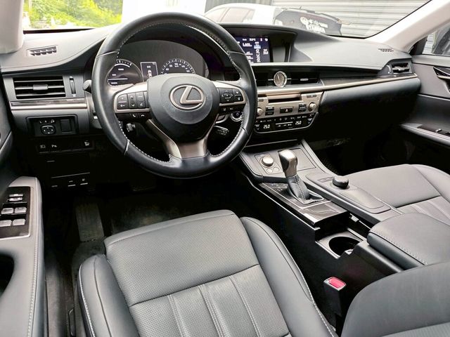 LEXUS凌志 ES300H  第5張相片