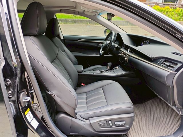 LEXUS凌志 ES300H  第8張相片