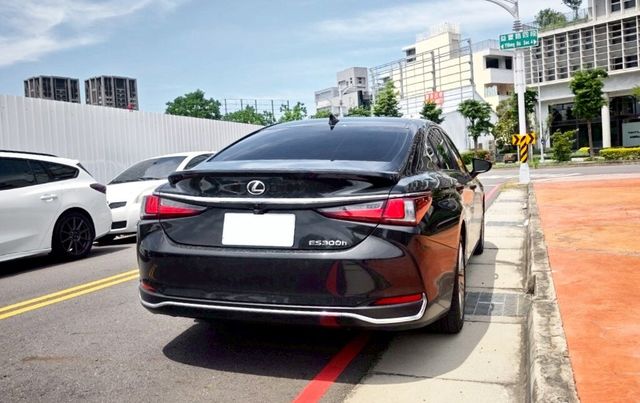 LEXUS凌志 ES300H  第2張相片