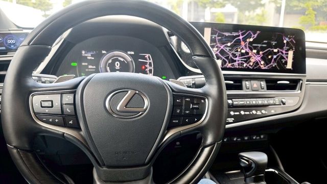 LEXUS凌志 ES300H  第9張相片