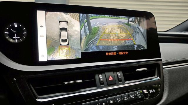 LEXUS凌志 ES300H  第13張相片
