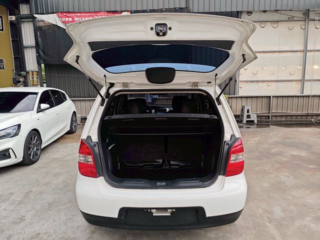 NISSAN日產 LIVINA  第7張相片