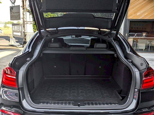 BMW寶馬 X4 XDRIVE20I  第7張相片