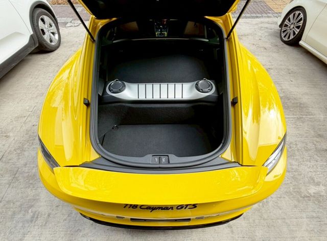 PORSCHE保時捷 CAYMAN  第7張相片