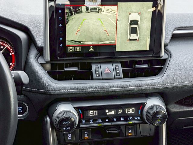 TOYOTA豐田 RAV4  第14張相片