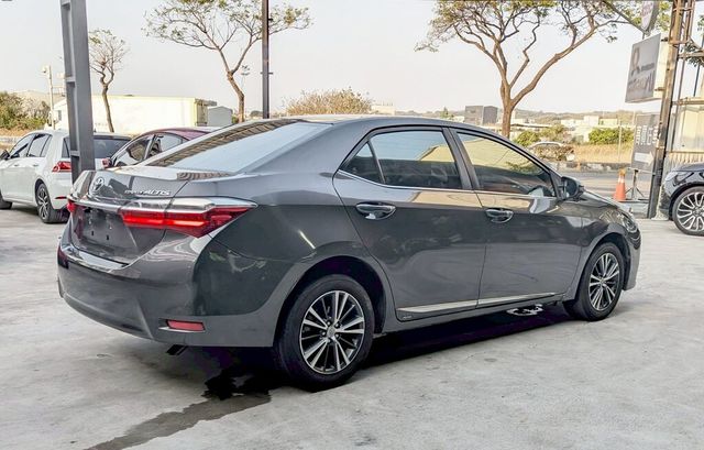 TOYOTA豐田 ALTIS  第2張相片