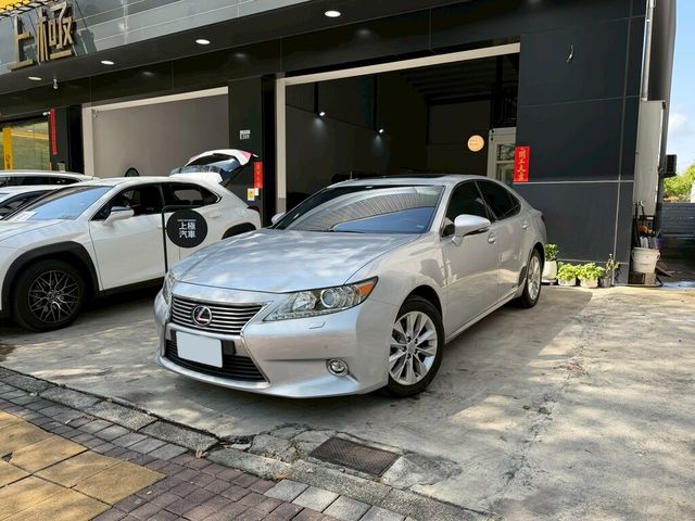 LEXUS凌志 ES300H  第1張相片