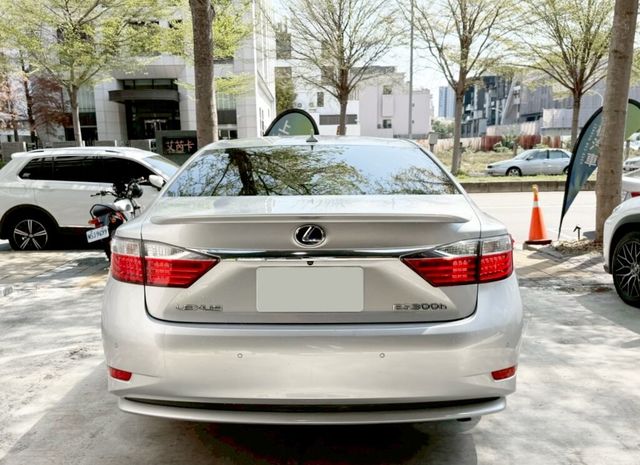 LEXUS凌志 ES300H  第4張相片