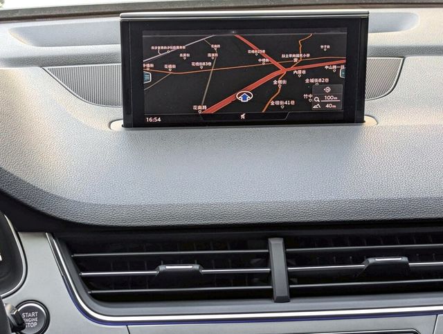 AUDI奧迪 Q7  第14張相片